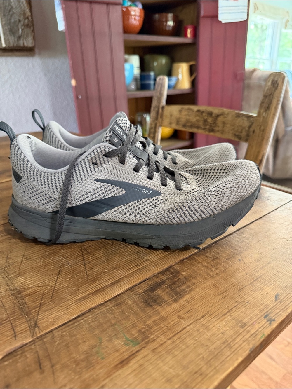 Brooks Gray Mesh Running Sneakers with Dark Accents size 9.5